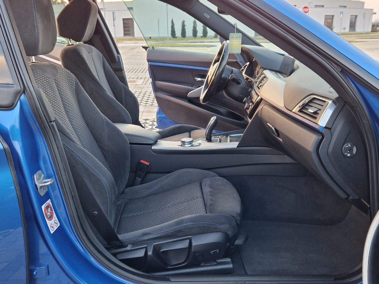 BMW 318 D GT M-SPORT - *SERVISNA KNJIGA+SERVIS-NOVE GUME-REG.03/2027.*, fotografija 17