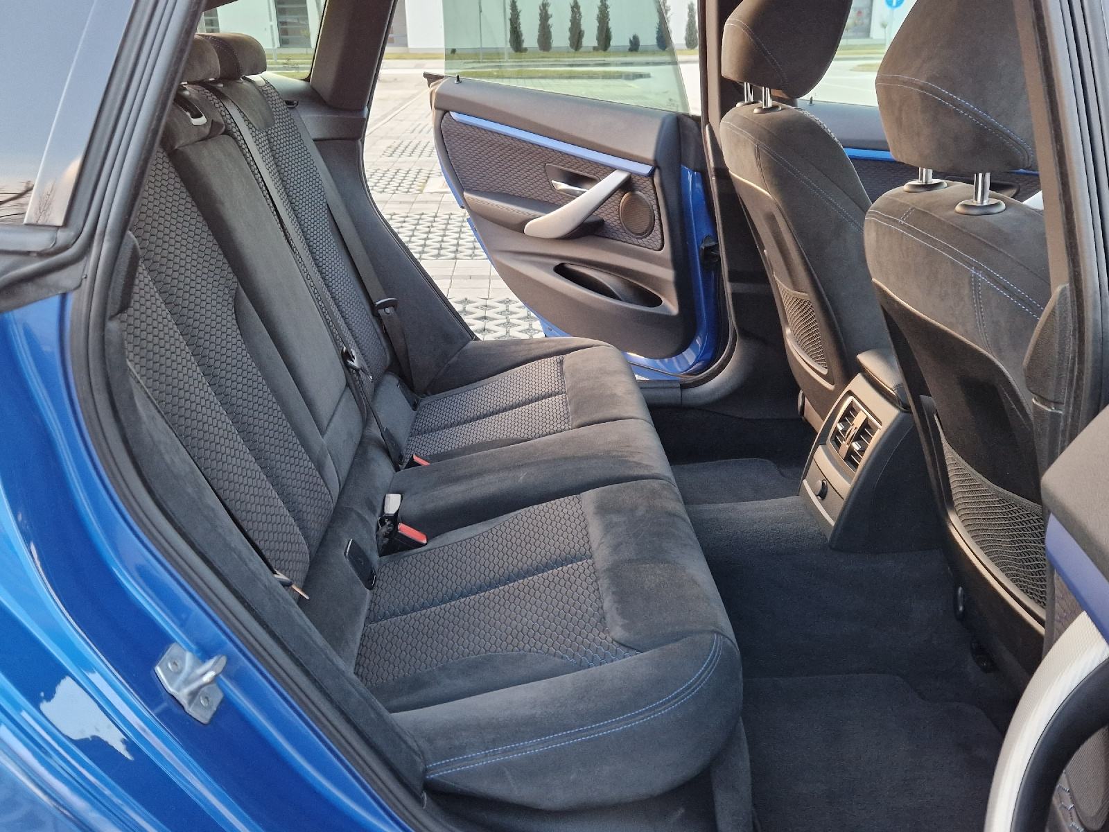 BMW 318 D GT M-SPORT - *SERVISNA KNJIGA+SERVIS-NOVE GUME-REG.03/2027.*, fotografija 19