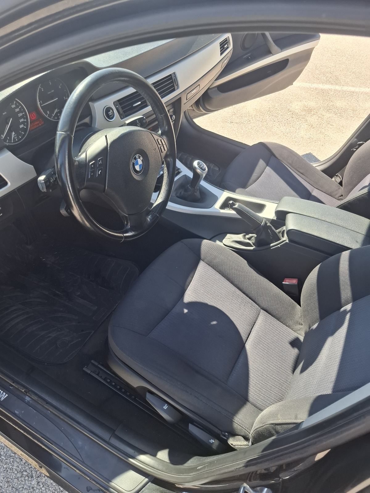 BMW 318D LCI 02.mj reg. TOP STANJE, fotografija 17