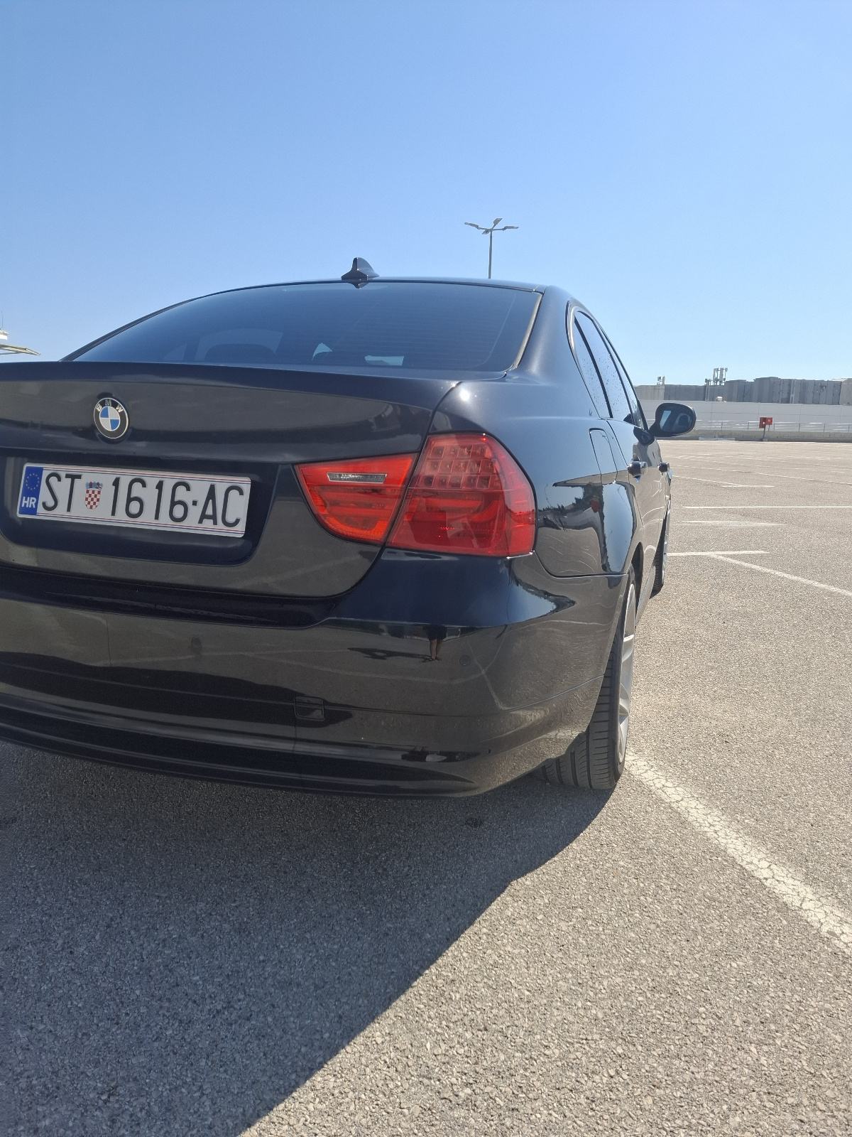 BMW 318D LCI 02.mj reg. TOP STANJE, fotografija 10