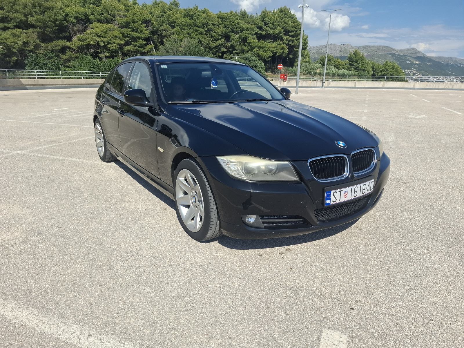 BMW 318D LCI 02.mj reg. TOP STANJE, fotografija 3