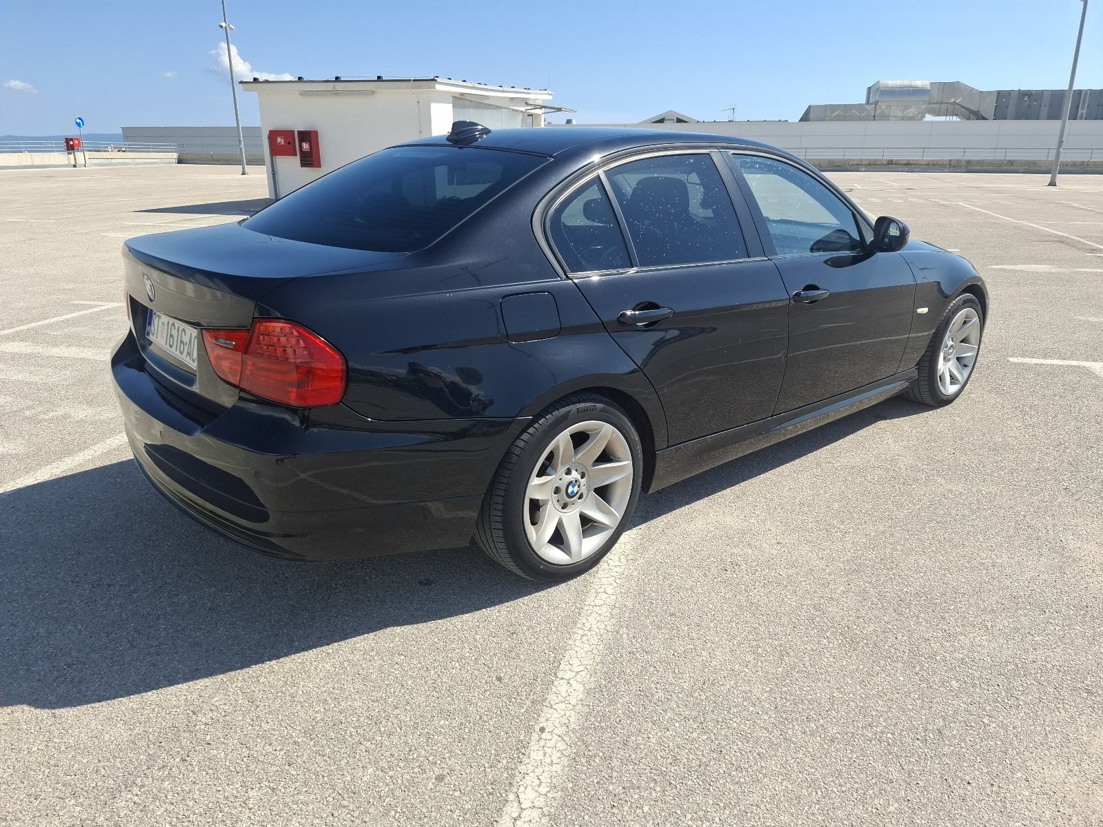 BMW 318D LCI 02.mj reg. TOP STANJE, fotografija 5