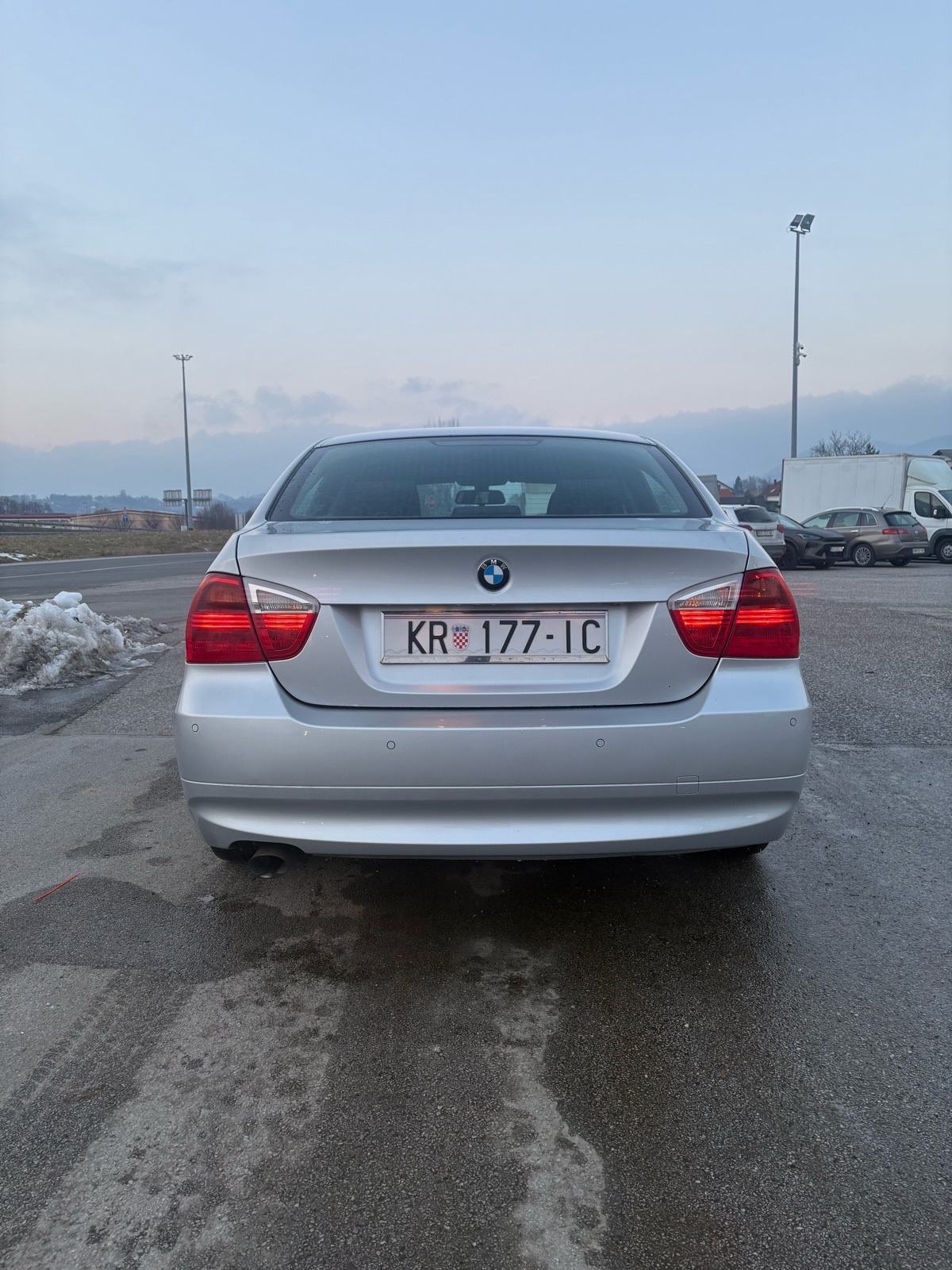 BMW 318d 2007g, Reg.03.2027., bez ulaganja, fotografija 4