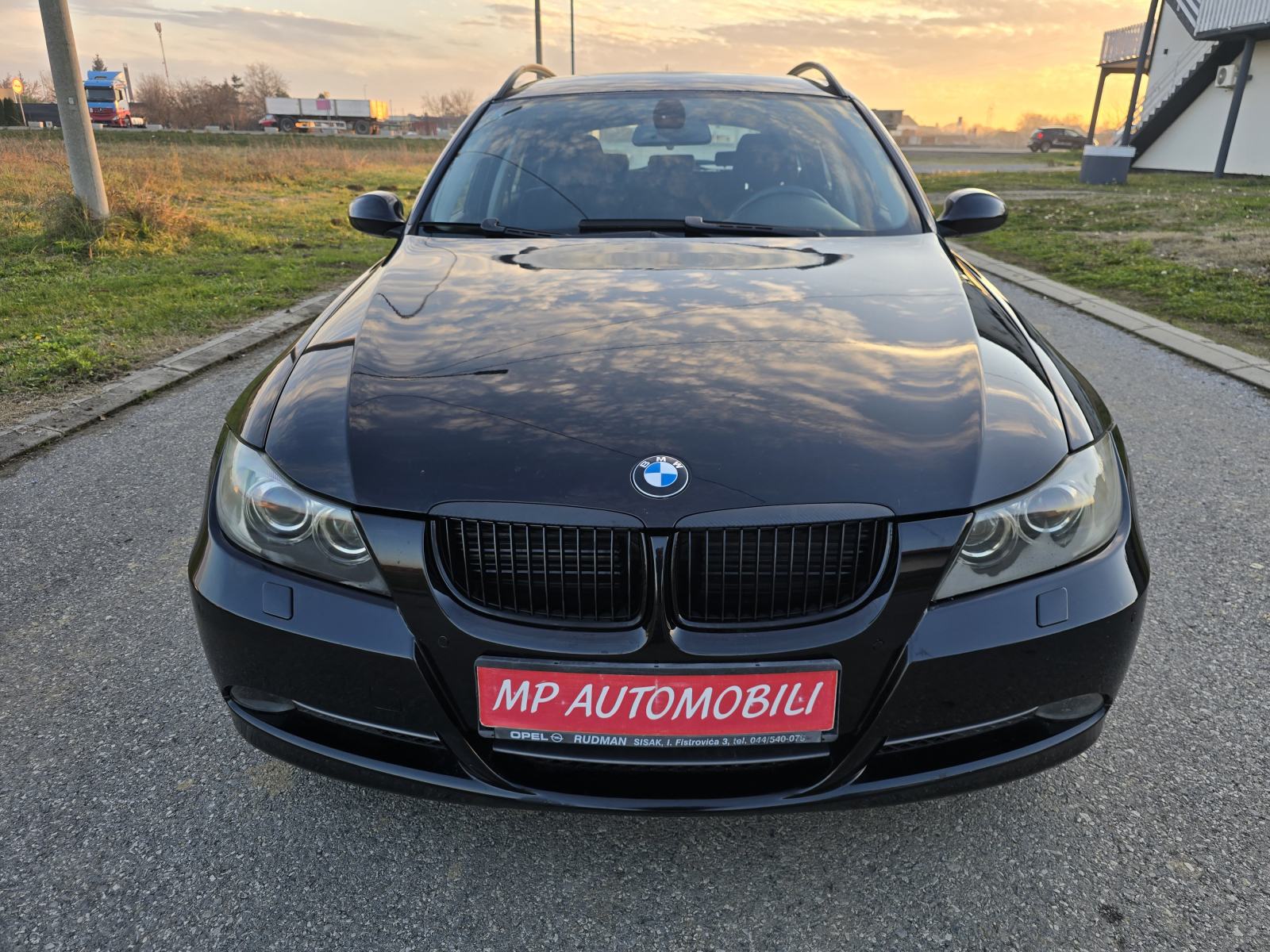 BMW 318d-2009gd.md-CLIMATRONIC-xenon,alu,6brzina,senzori,KARTICE, fotografija 3