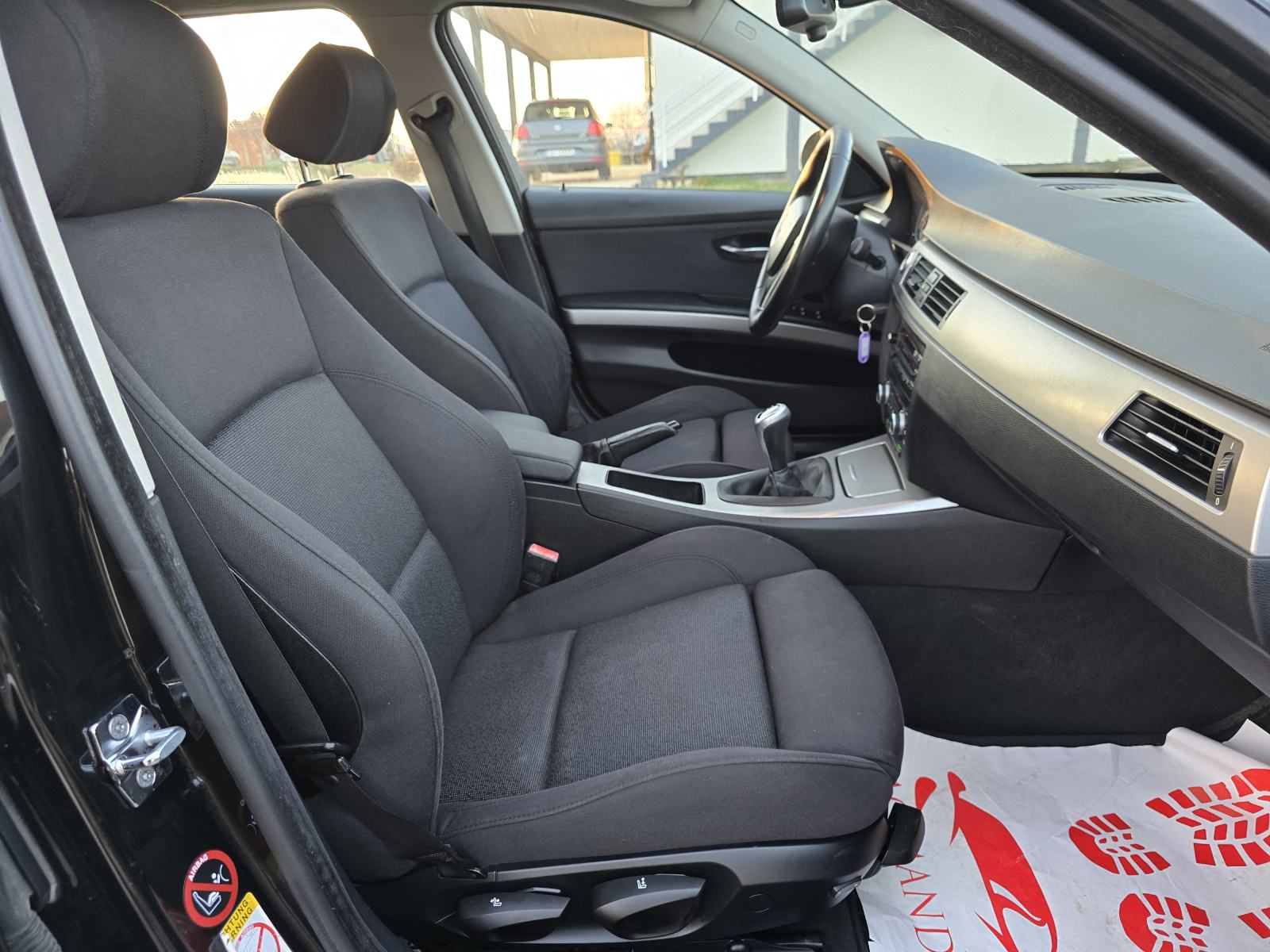 BMW 318d-2009gd.md-CLIMATRONIC-xenon,alu,6brzina,senzori,KARTICE, fotografija 11