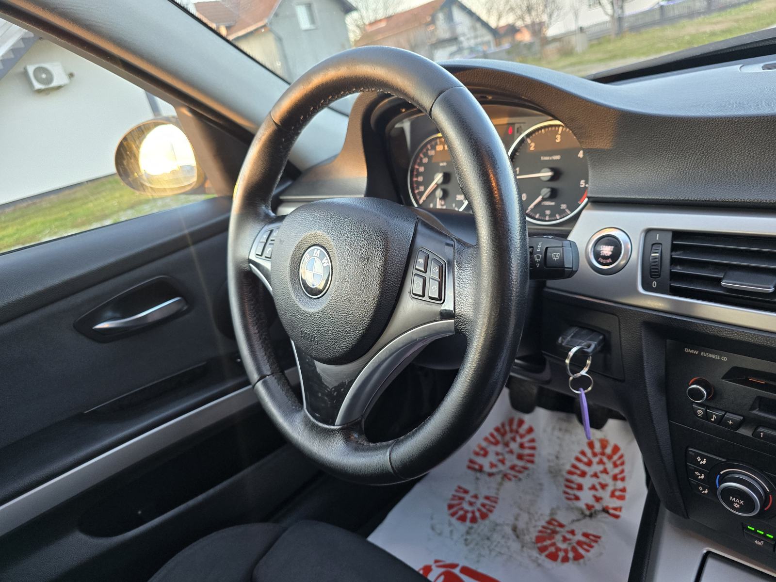 BMW 318d-2009gd.md-CLIMATRONIC-xenon,alu,6brzina,senzori,KARTICE, fotografija 12