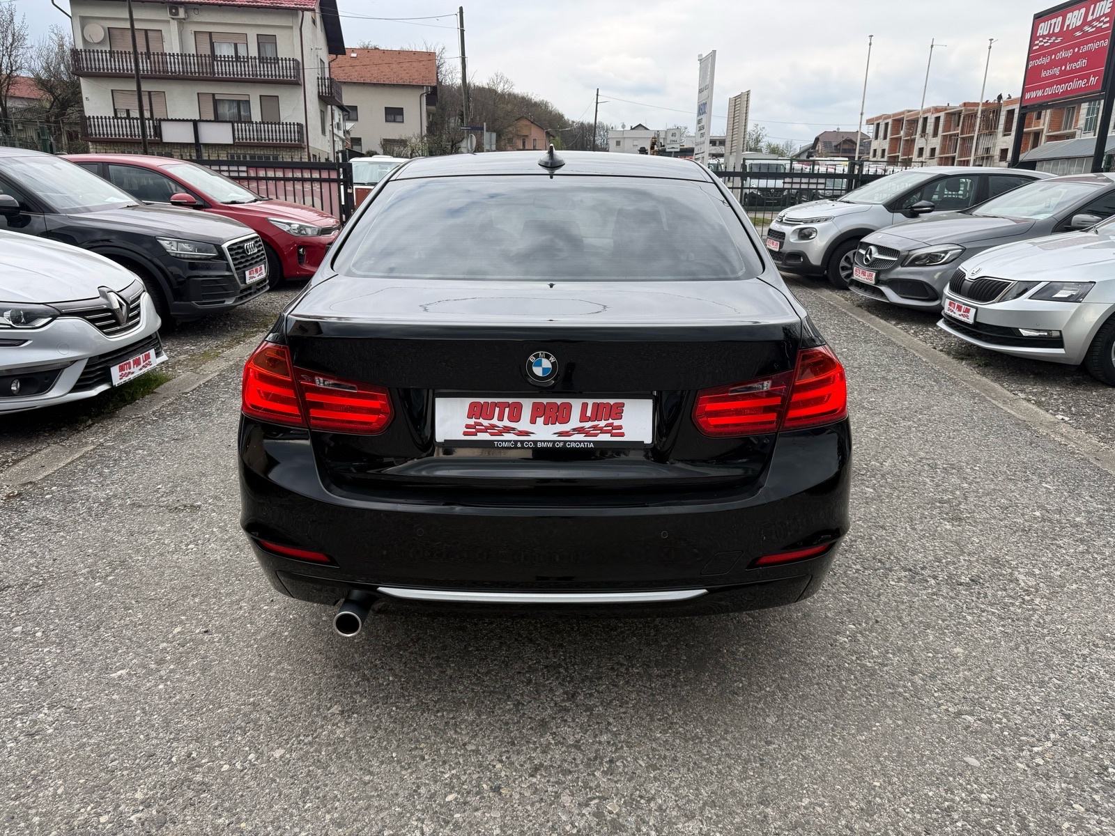 BMW 318d Automatik 2012.g Xenon, NAVI, Head-Up, fotografija 3