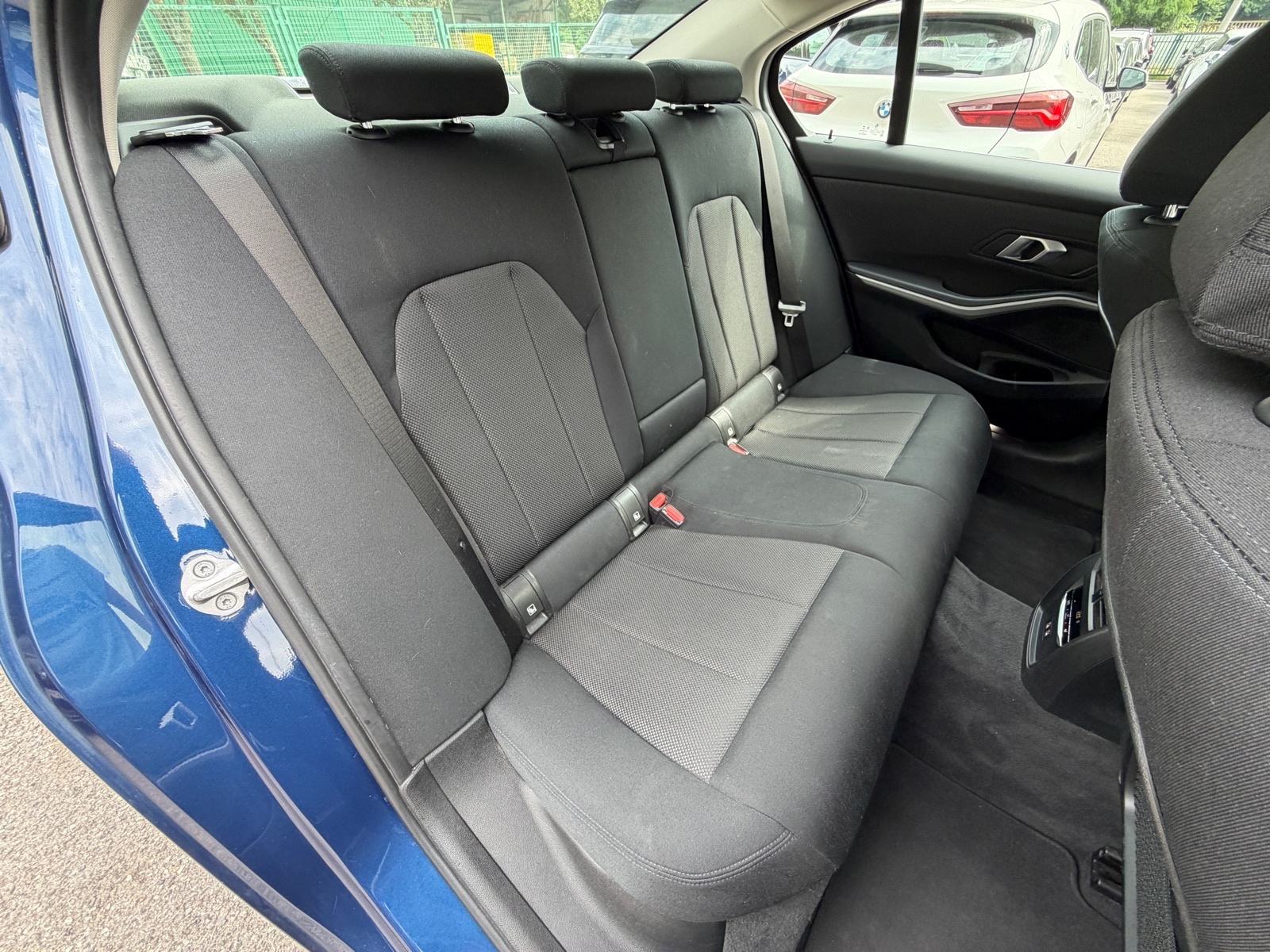 BMW 318d AUTOMATIK,JAMSTVO,LIVE COCKPIT,KAMERA,RADAR,U PDV-U!, fotografija 7