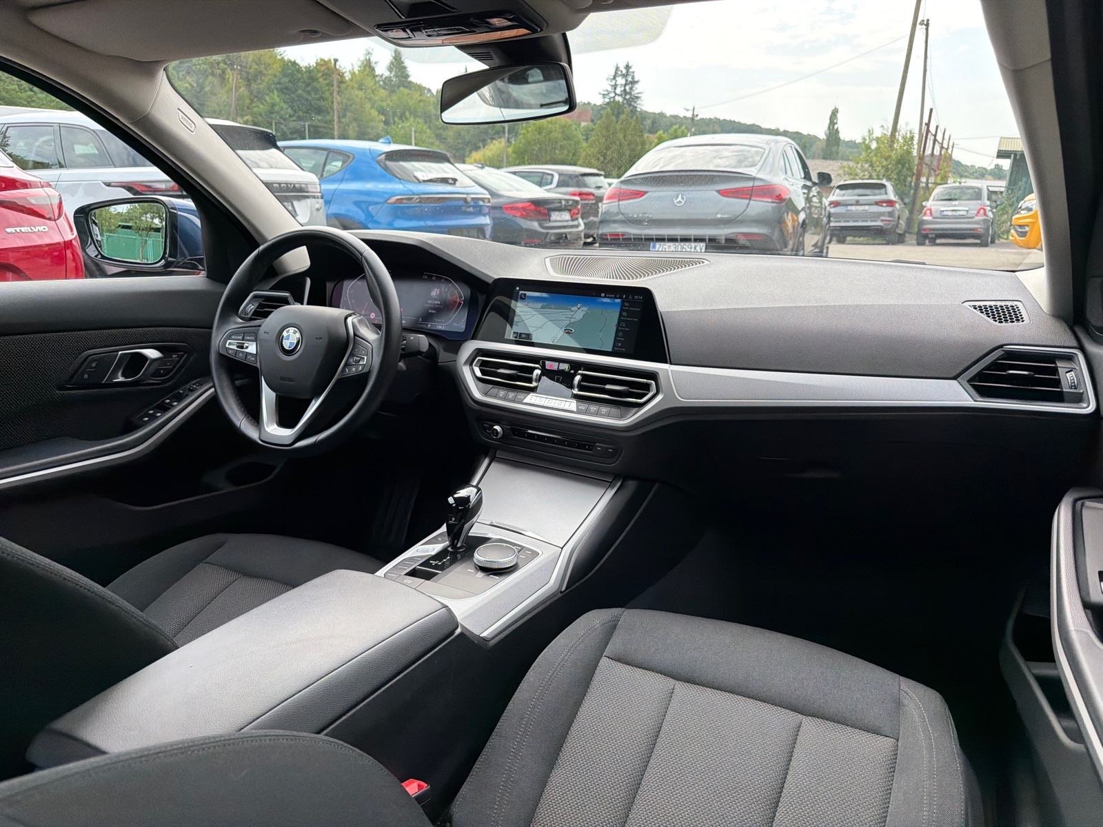 BMW 318d AUTOMATIK,JAMSTVO,LIVE COCKPIT,KAMERA,RADAR,U PDV-U!, fotografija 5