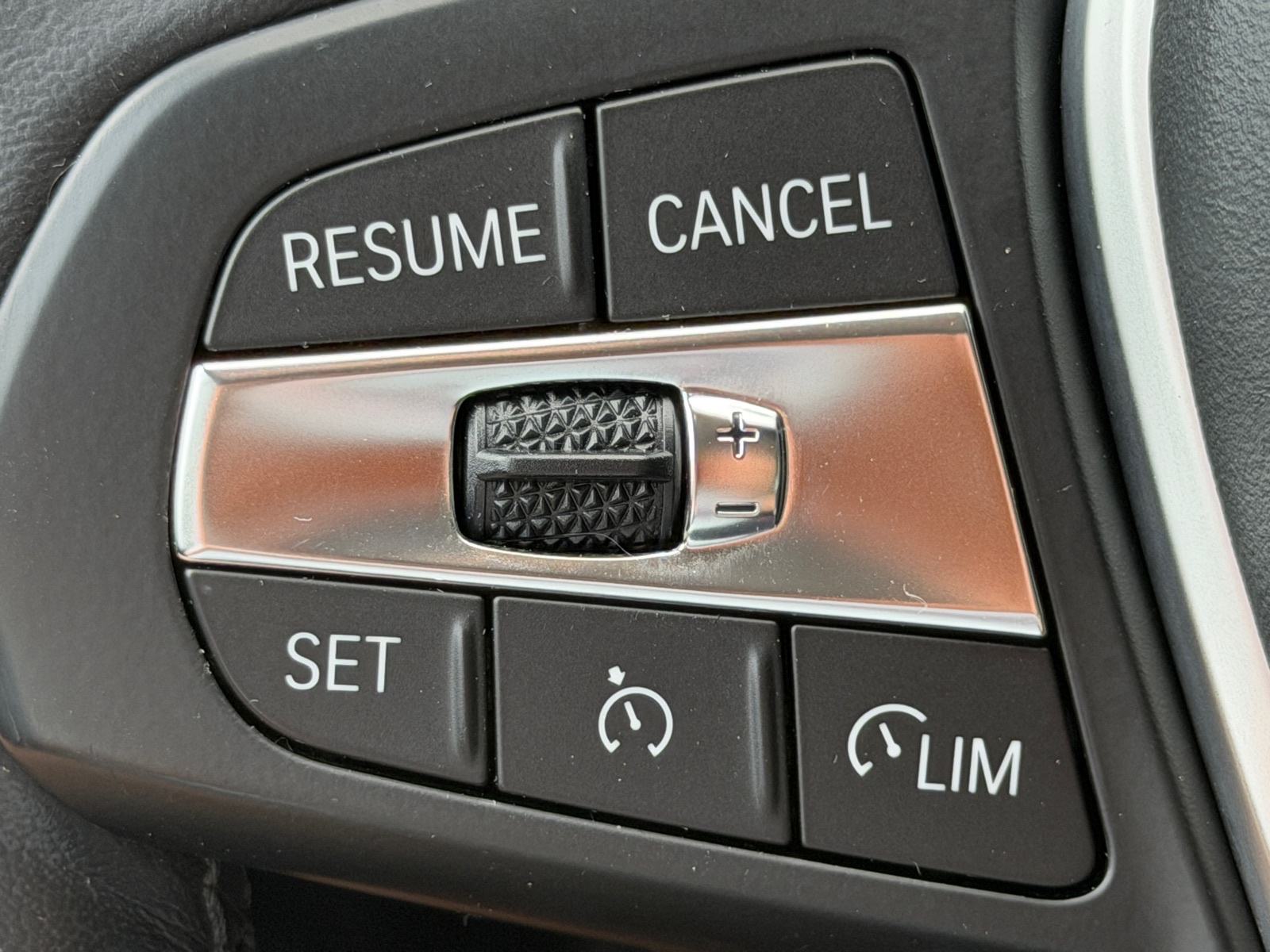 BMW 318d AUTOMATIK,JAMSTVO,LIVE COCKPIT,KAMERA,RADAR,U PDV-U!, fotografija 19