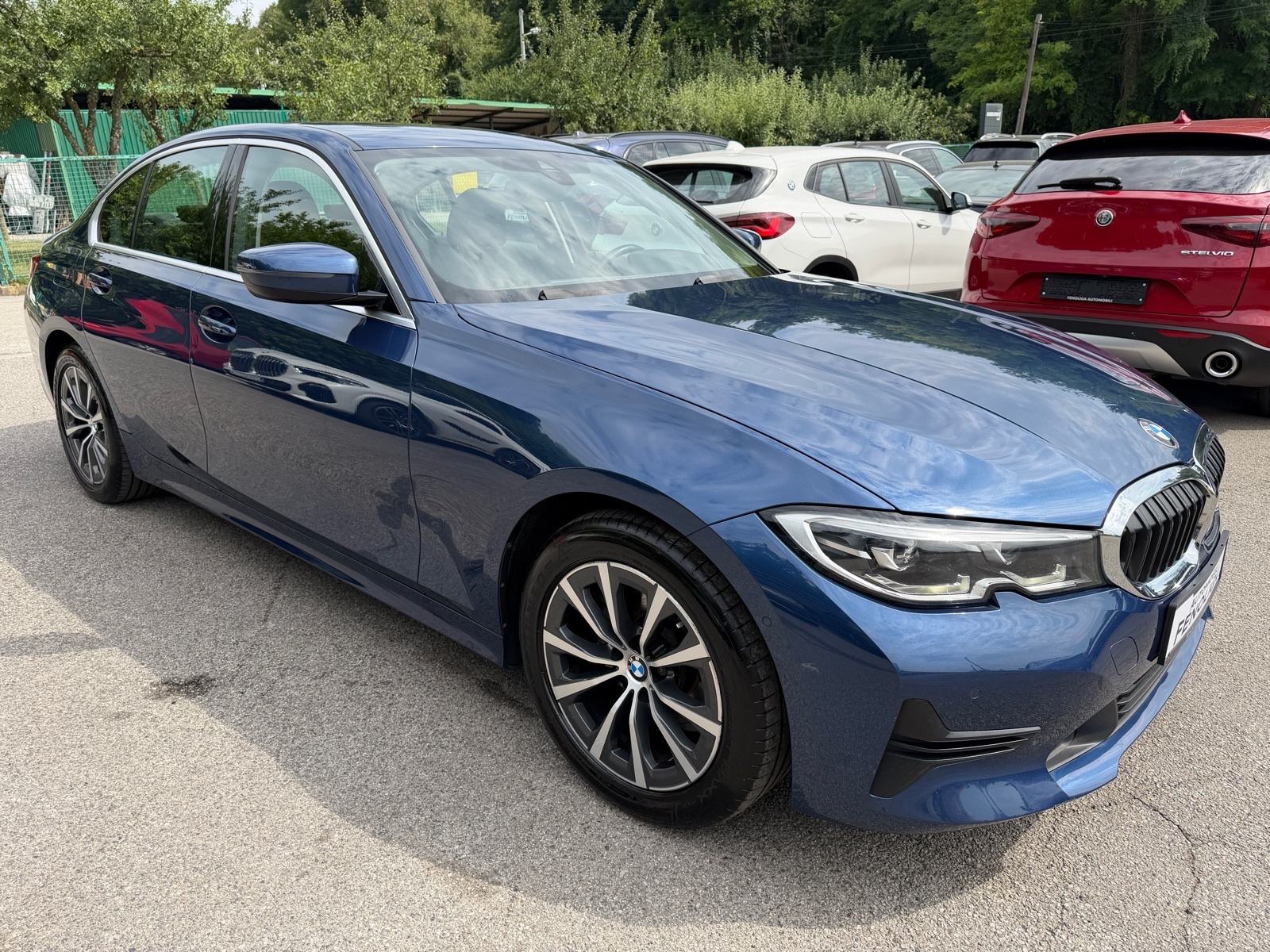 BMW 318d AUTOMATIK,JAMSTVO,LIVE COCKPIT,KAMERA,RADAR,U PDV-U!, fotografija 3