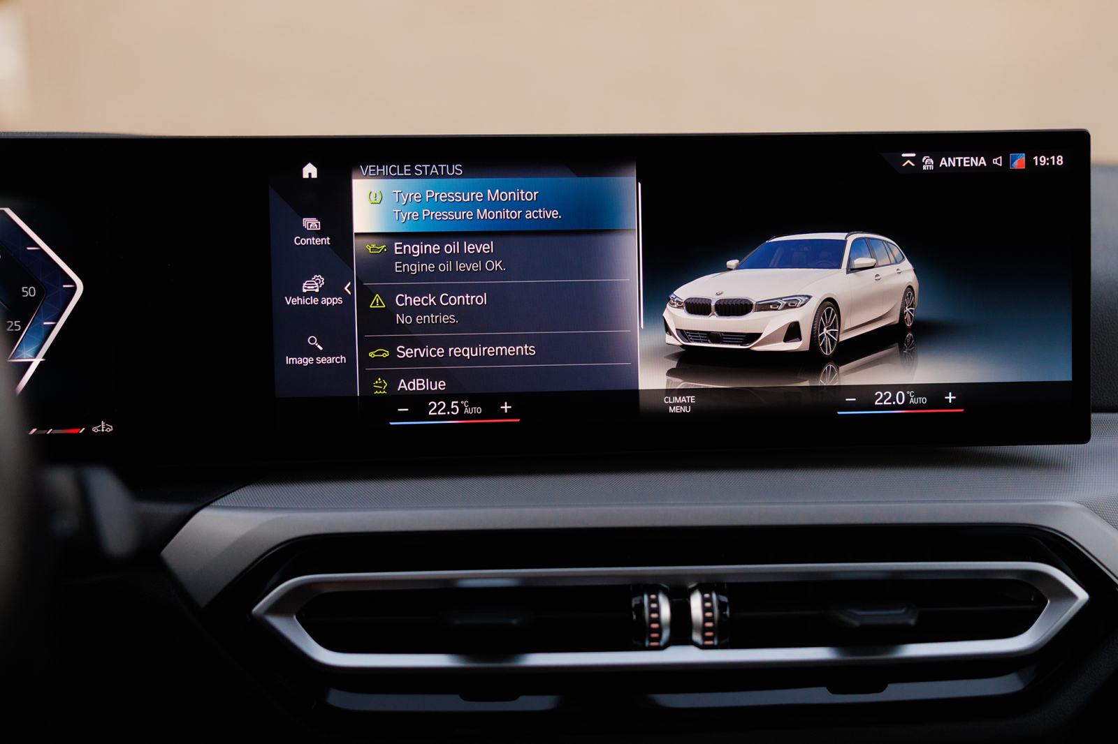 BMW 318d | Harman/Kardon | Kamera | Mrtvi kut | CarPlay | Koža | Navi, fotografija 11