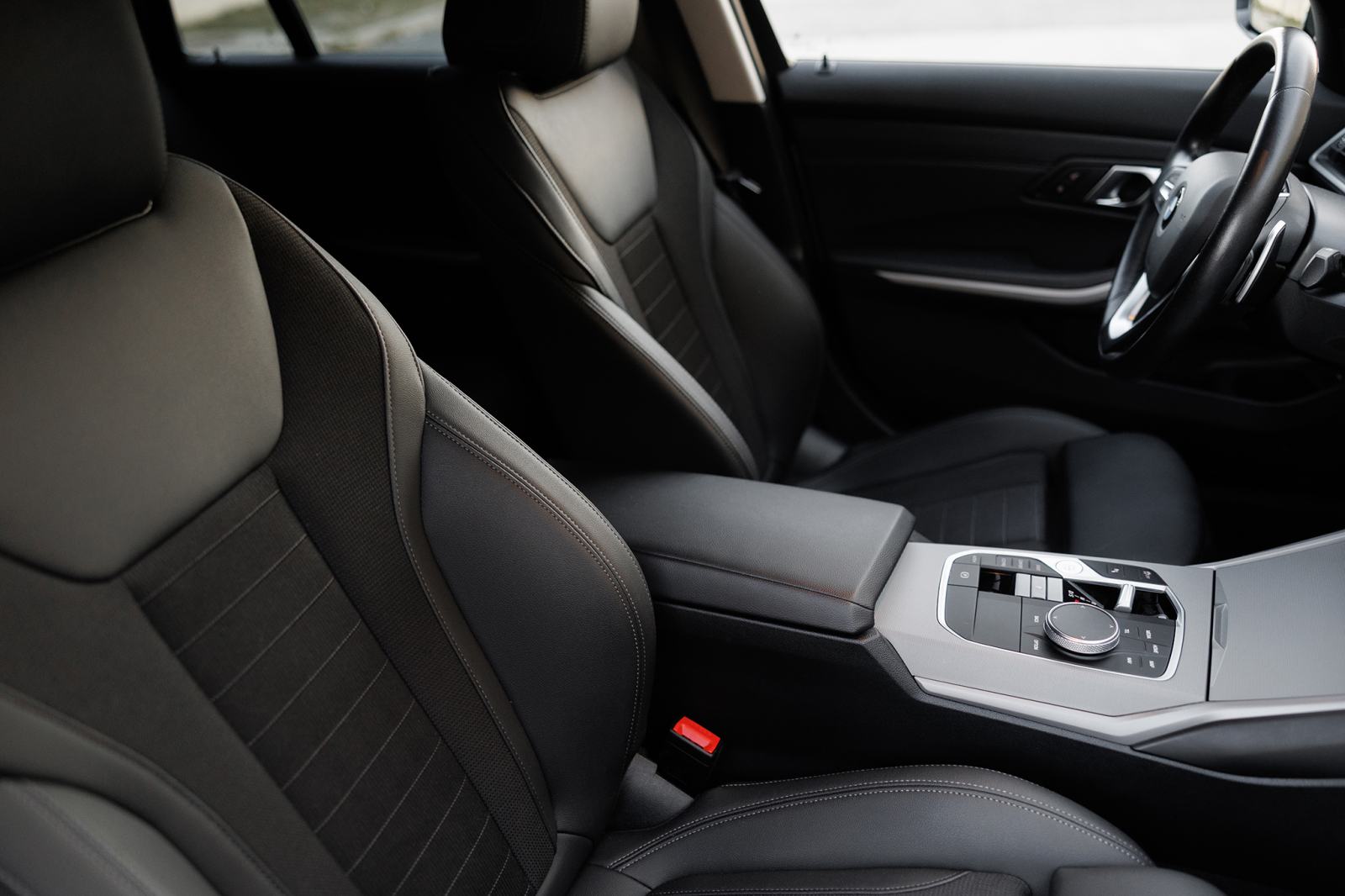 BMW 318d | Harman/Kardon | Kamera | Mrtvi kut | CarPlay | Koža | Navi, fotografija 17