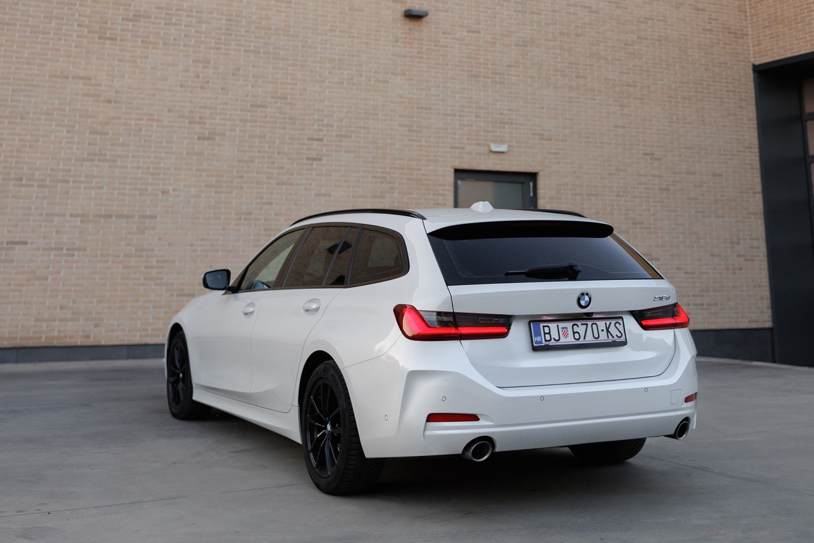 BMW 318d | Harman/Kardon | Kamera | Mrtvi kut | CarPlay | Koža | Navi, fotografija 5