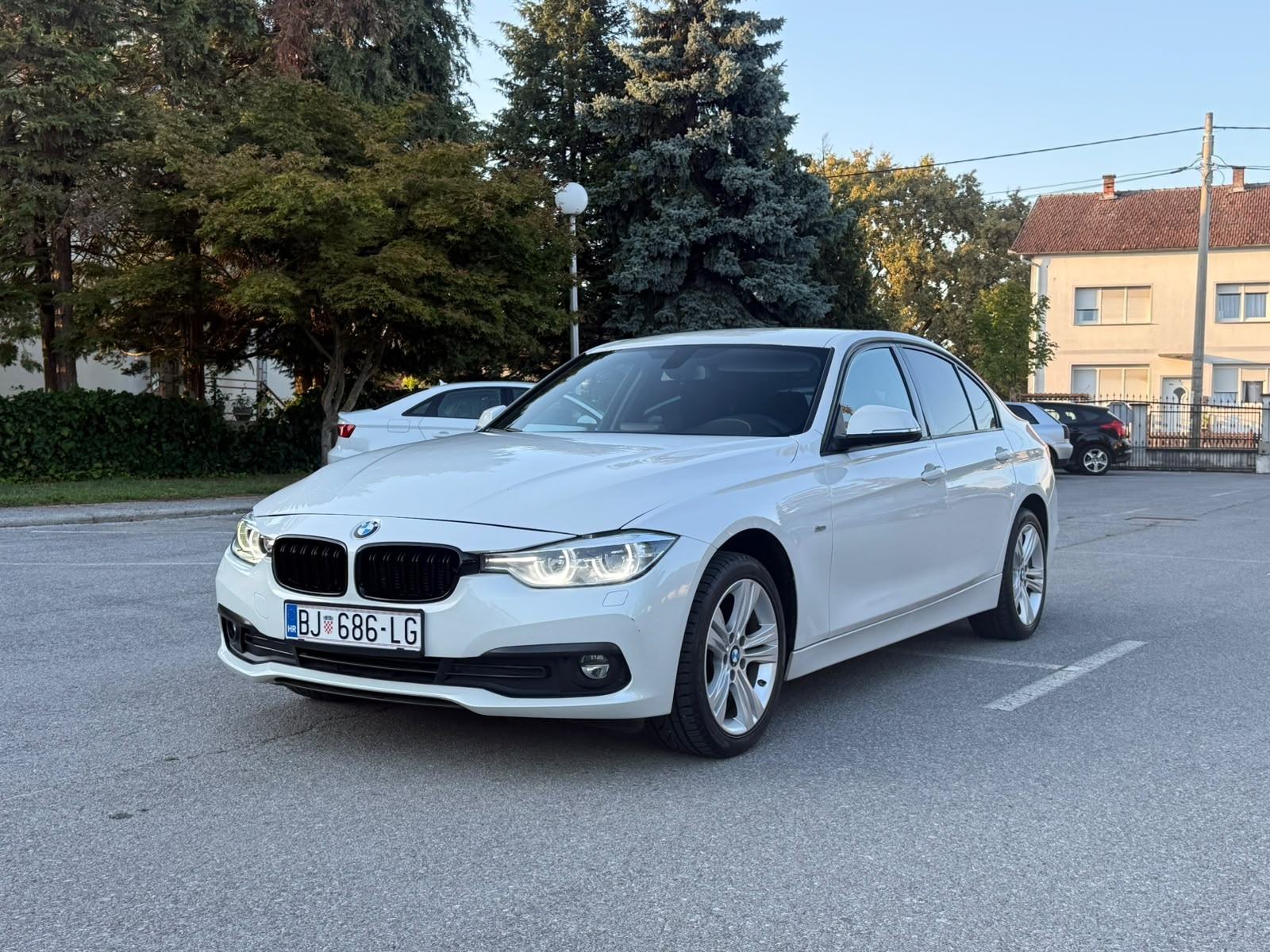 Bmw 318d LCI Sport -line, fotografija 1