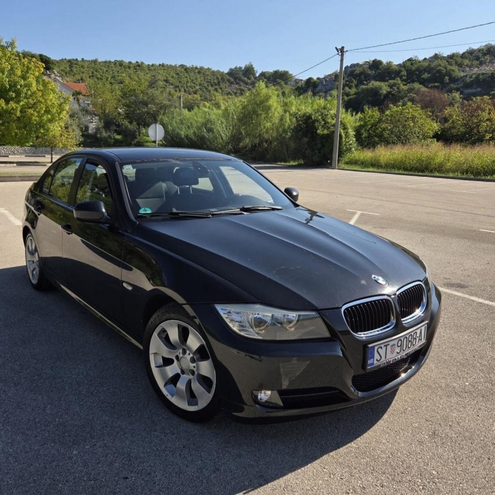 BMW 318d•Led•Klima•Senzori•Grijanje sjedala•Veliki servis, pogled izvana - slika 1