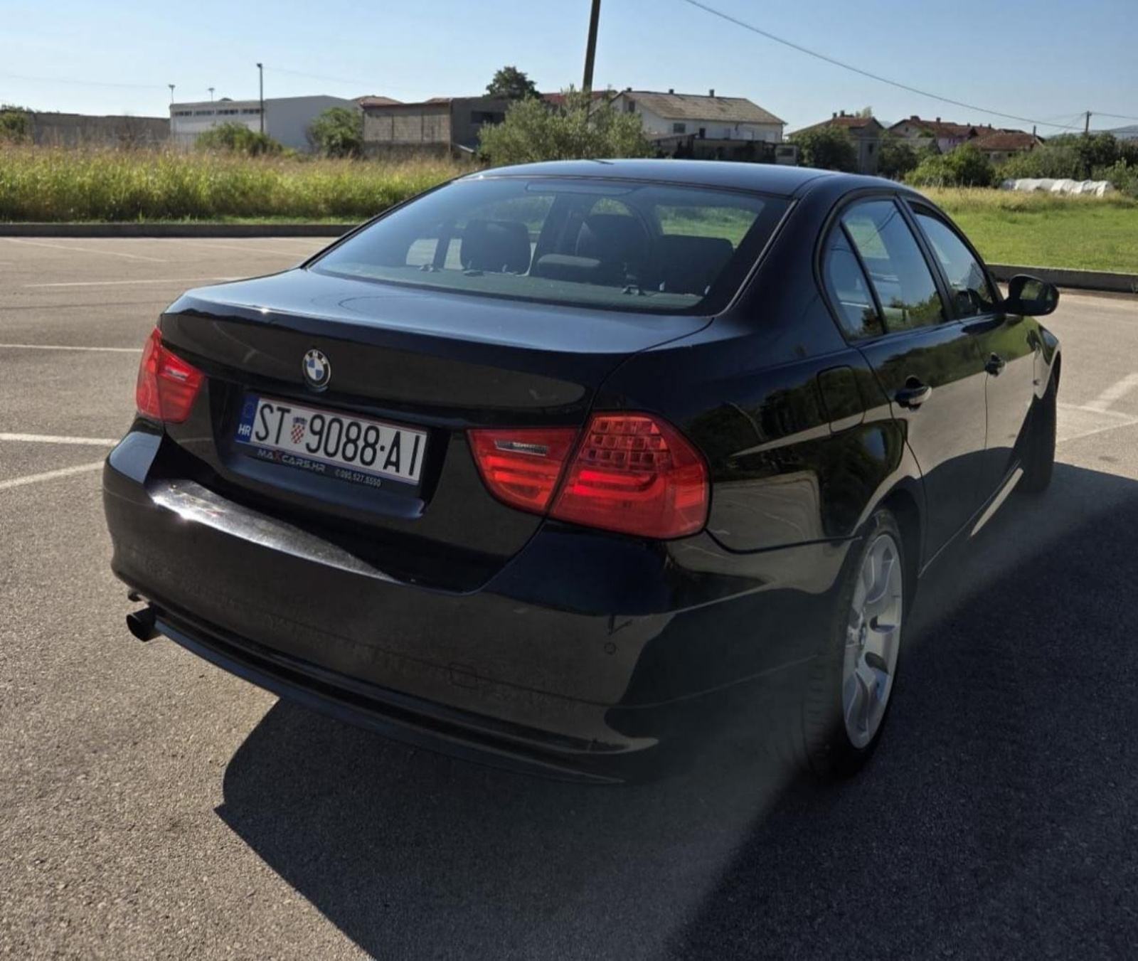 BMW 318d•Led•Klima•Senzori•Grijanje sjedala•Veliki servis, pogled izvana - slika 4