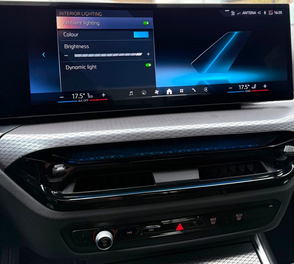 BMW 318d M Sport ⭐️ TVORNIČKA GARANCIJA 4 GODINE ⭐️, fotografija 16