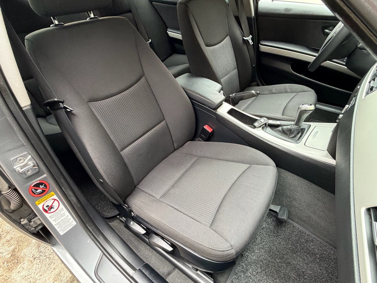 BMW 318d, REGISTR 02/2027,ALU FELGE,KLIMA,MF VOLAN,TOP STANJE, fotografija 13