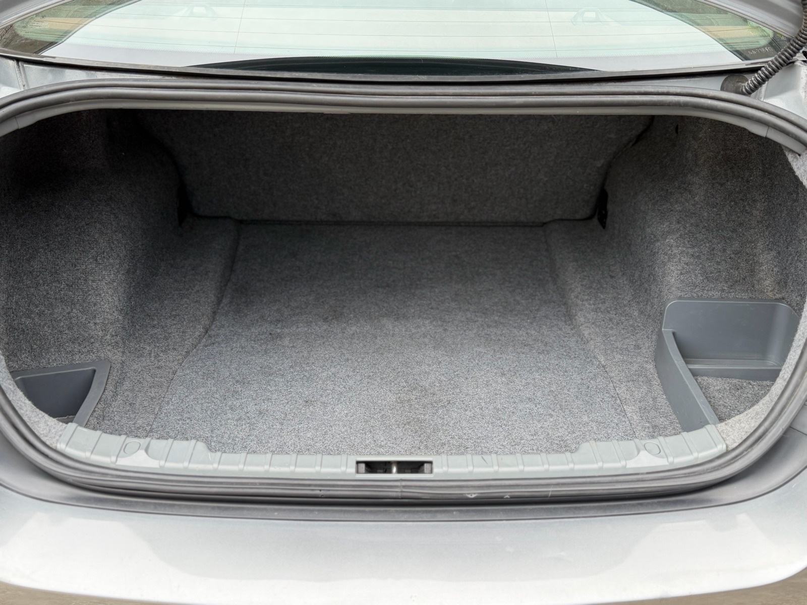 BMW 318d, REGISTR 02/2027,ALU FELGE,KLIMA,MF VOLAN,TOP STANJE, fotografija 16