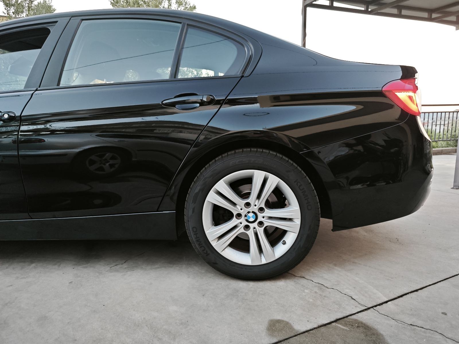 BMW 318d LCI | HUD | Harman Kardon | Adaptivni LED | Ovlašteni servisi, fotografija 6