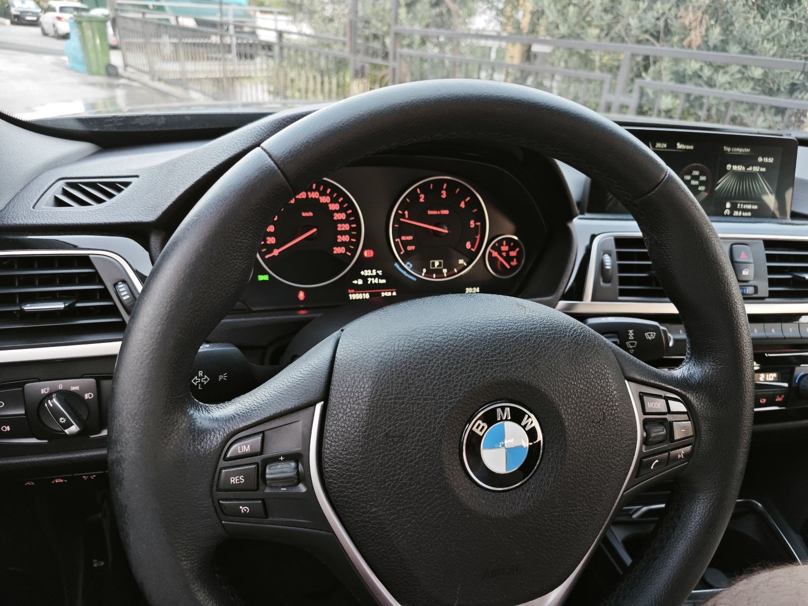 BMW 318d LCI | HUD | Harman Kardon | Adaptivni LED | Ovlašteni servisi, fotografija 8