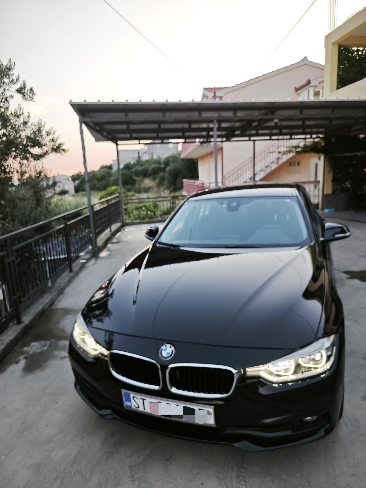 BMW 318d LCI | HUD | Harman Kardon | Adaptivni LED | Ovlašteni servisi, pogled izvana - slika 3