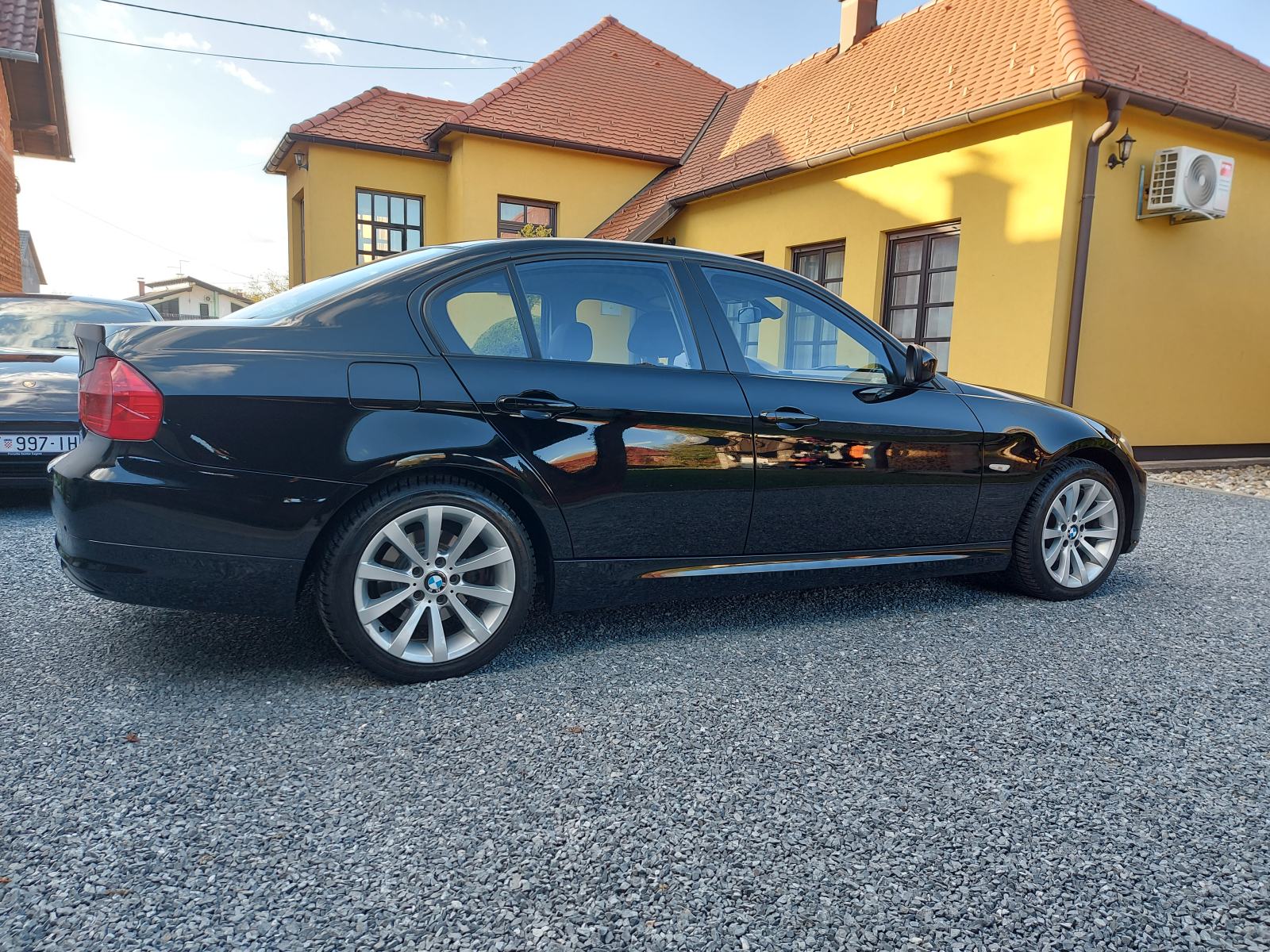 BMW 318d Registriran do 7.8.2027., fotografija 5