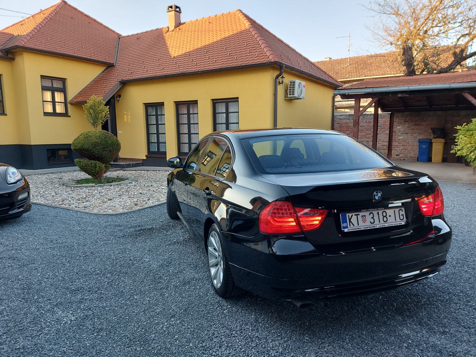 BMW 318d Registriran do 7.8.2027., fotografija 6