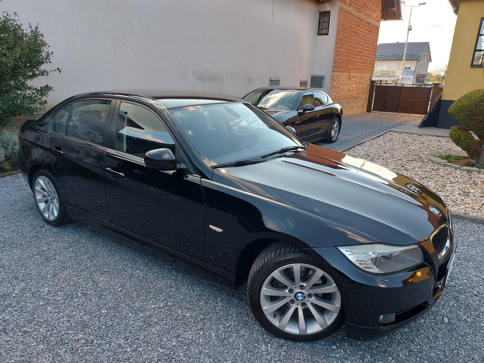 BMW 318d Registriran do 7.8.2027., fotografija 10