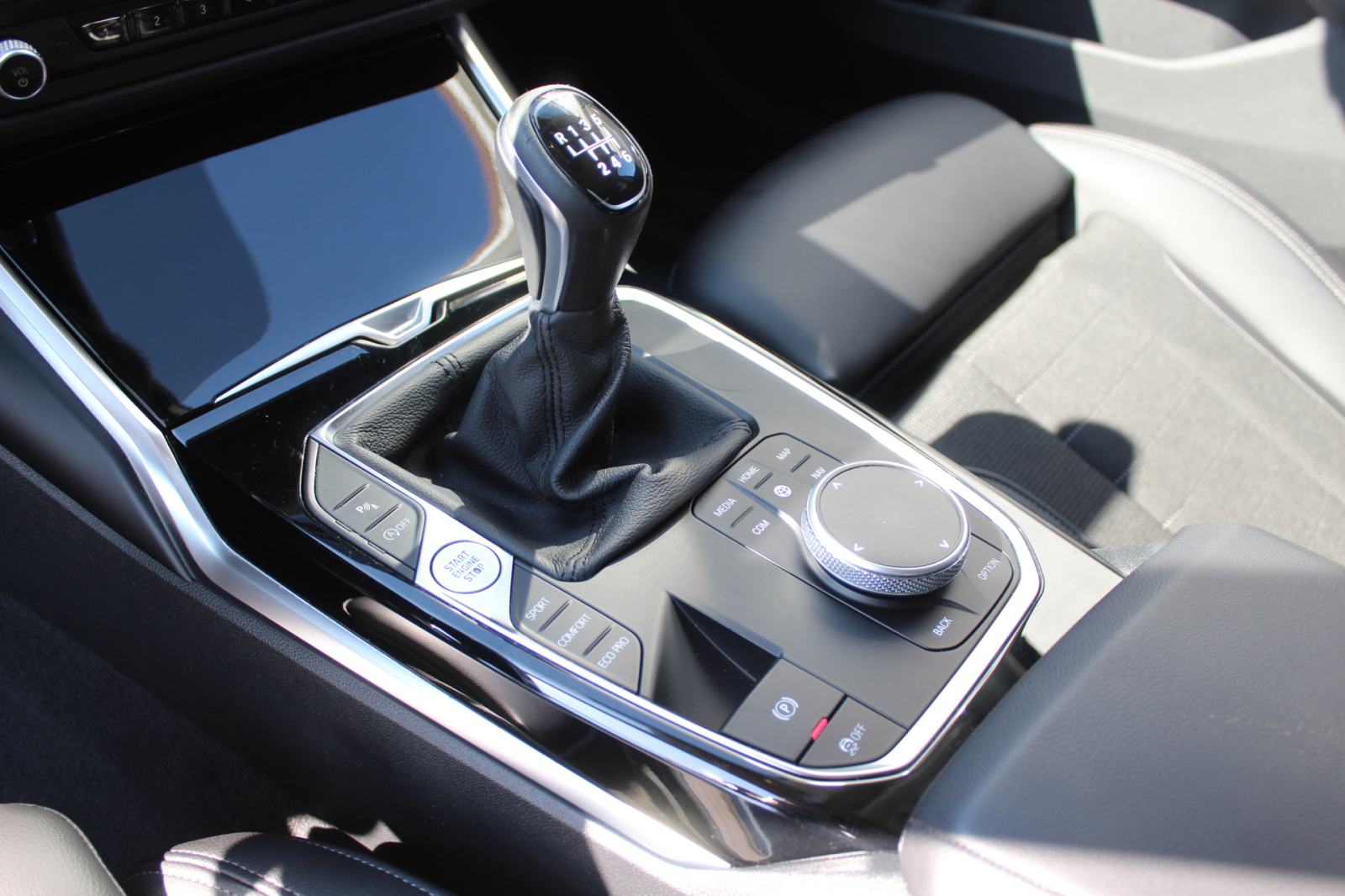 BMW 318d, SPORT, LED, NAVIGACIJA, KOŽA, ALU 17, VIRTUAL, GARANCIJA., fotografija 14