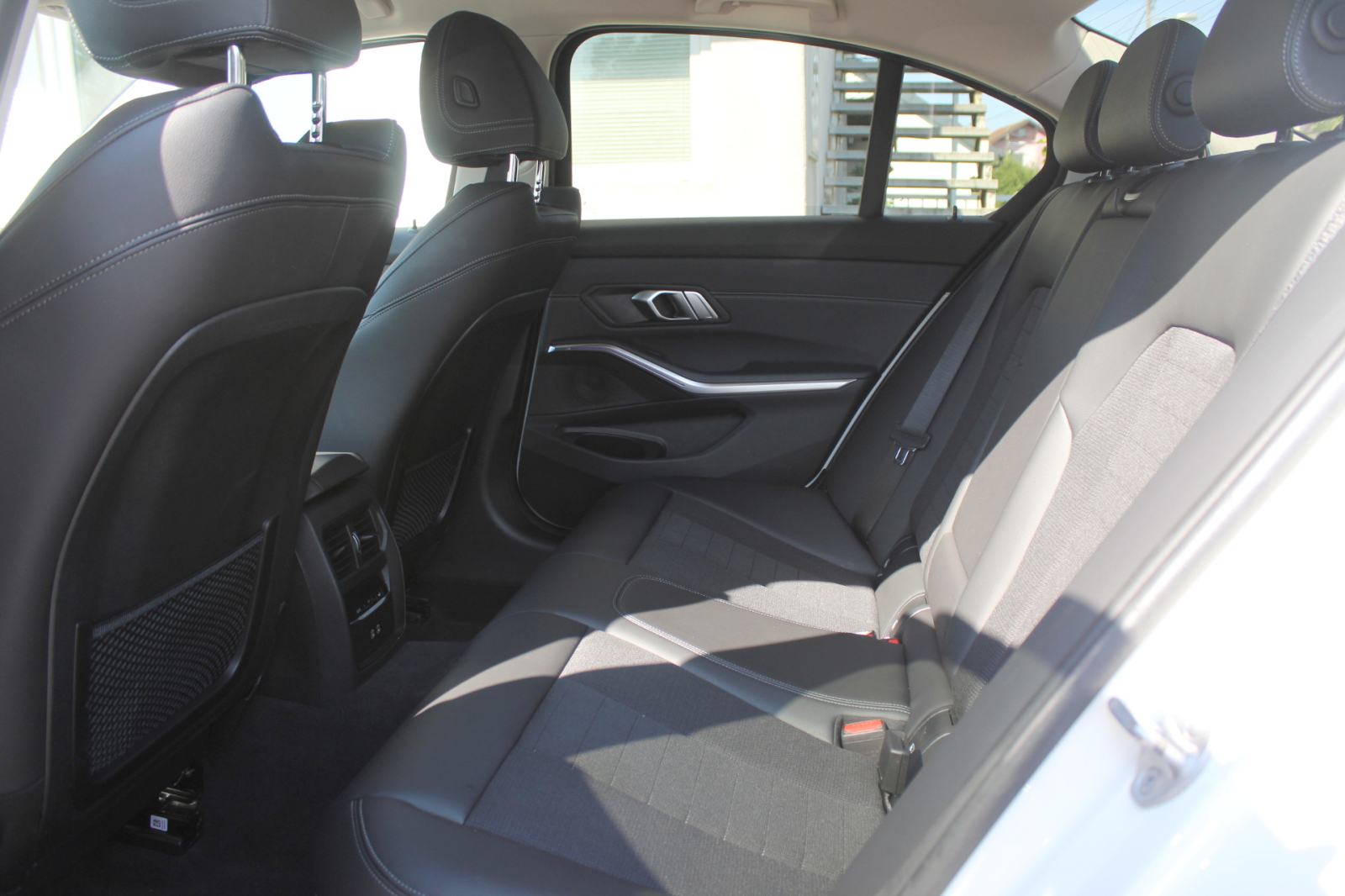 BMW 318d, SPORT, LED, NAVIGACIJA, KOŽA, ALU 17, VIRTUAL, GARANCIJA., fotografija 9