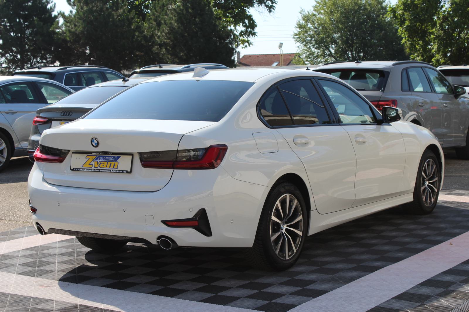 BMW 318d, SPORT, LED, NAVIGACIJA, KOŽA, ALU 17, VIRTUAL, GARANCIJA., fotografija 7