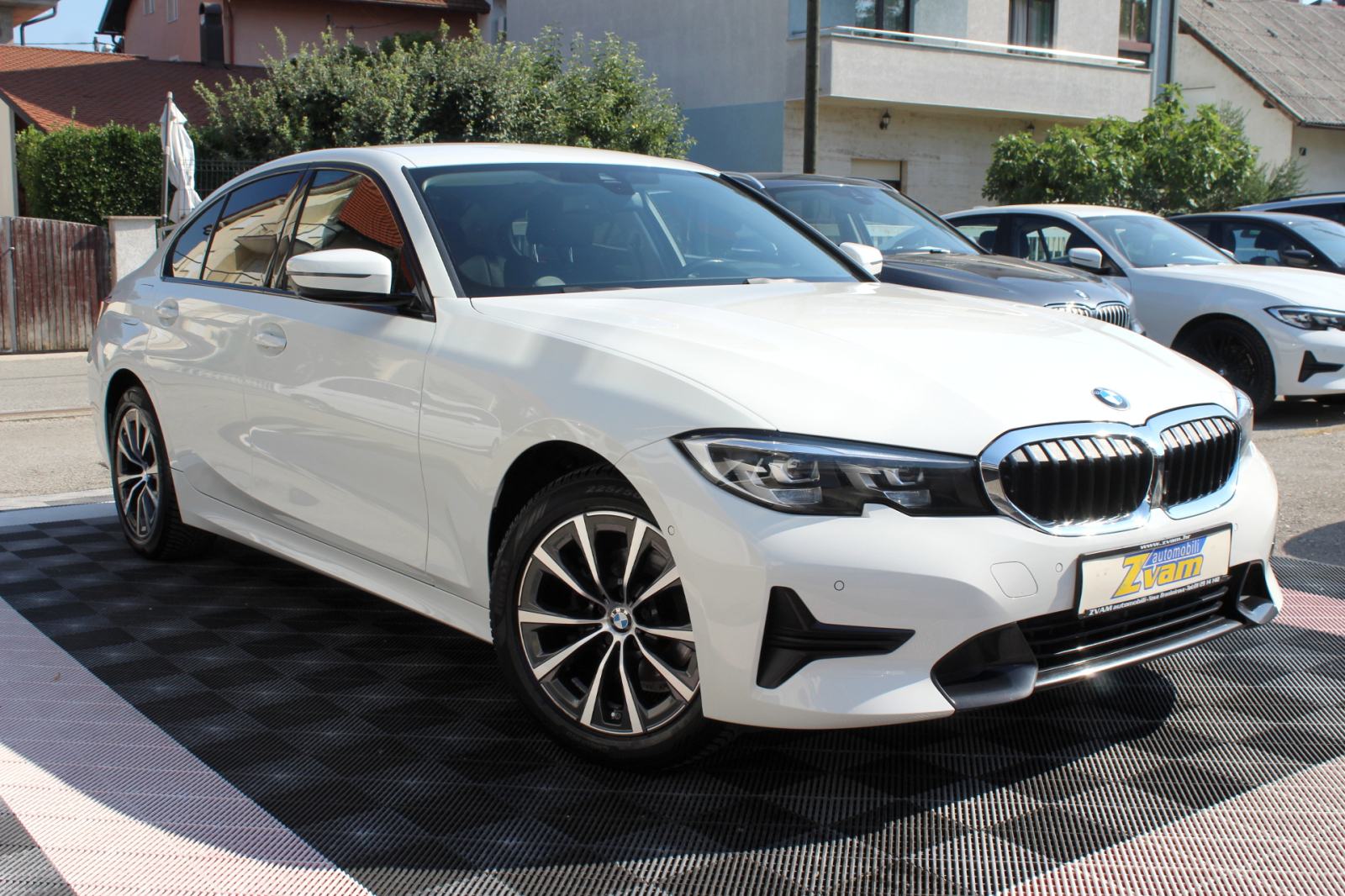 BMW 318d, SPORT, LED, NAVIGACIJA, KOŽA, ALU 17, VIRTUAL, GARANCIJA., pogled izvana - slika 1
