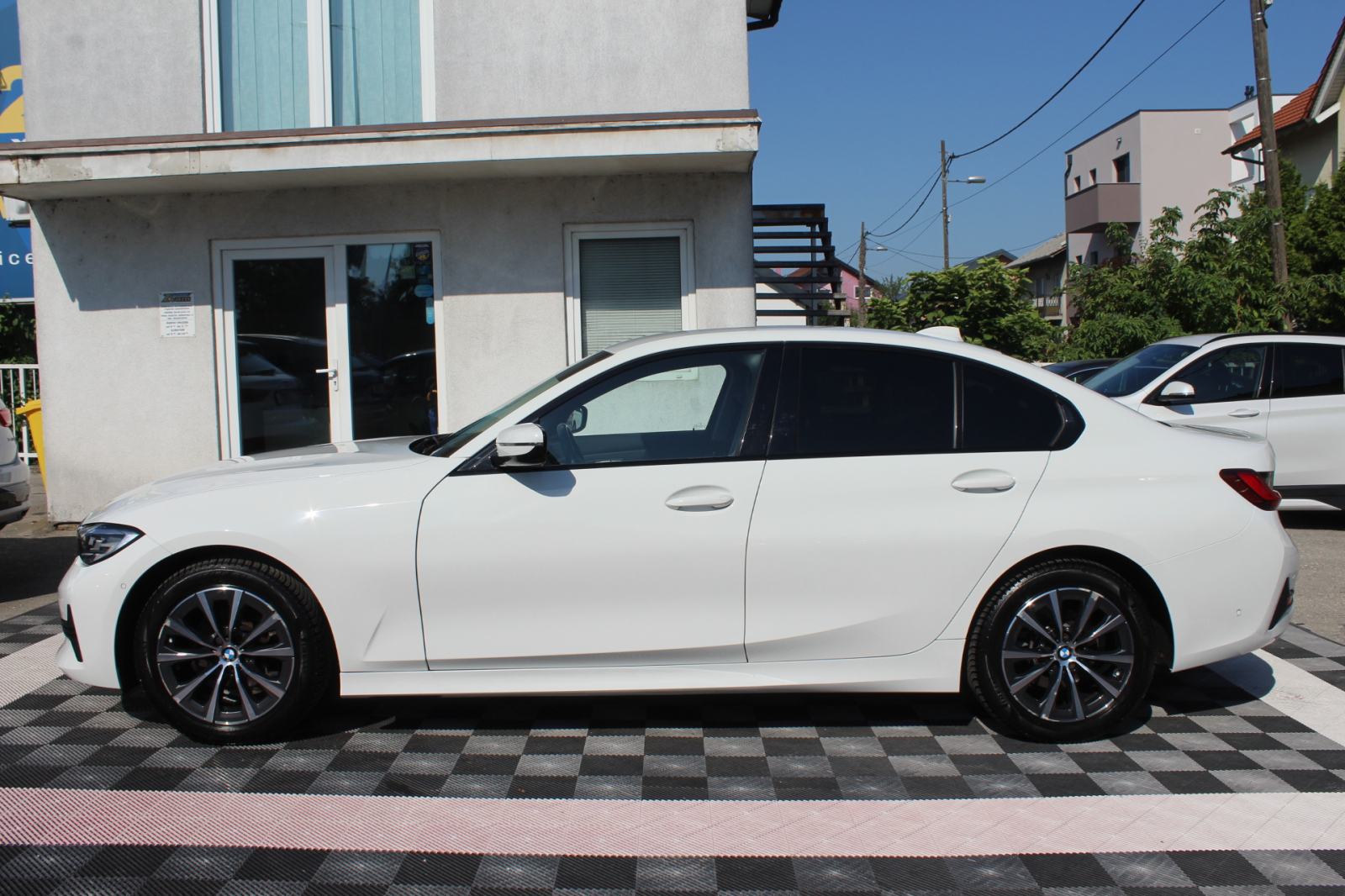 BMW 318d, SPORT, LED, NAVIGACIJA, KOŽA, ALU 17, VIRTUAL, GARANCIJA., pogled izvana - slika 4