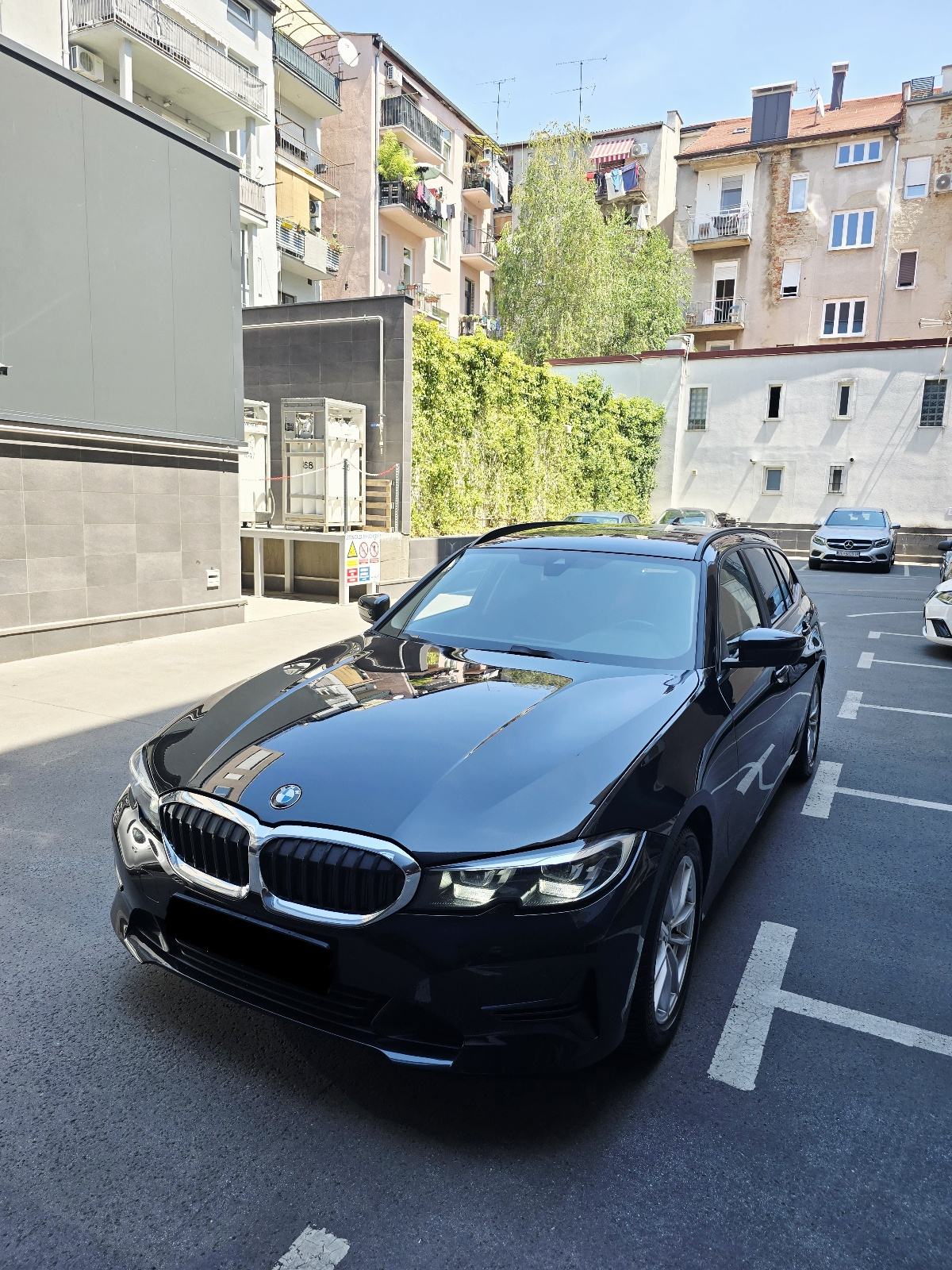 Bmw 318d Touring, automatik, 03/2022, fotografija 2