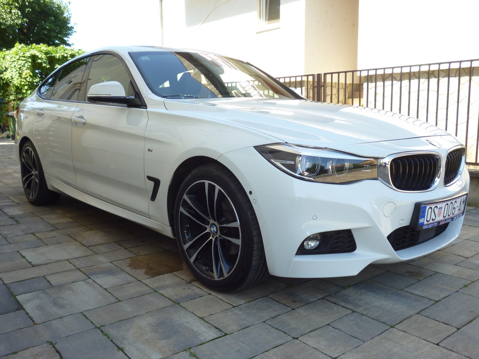 BMW 320 GT xDrive M model, automatic, odlično održavan, HR vozilo, fotografija 2