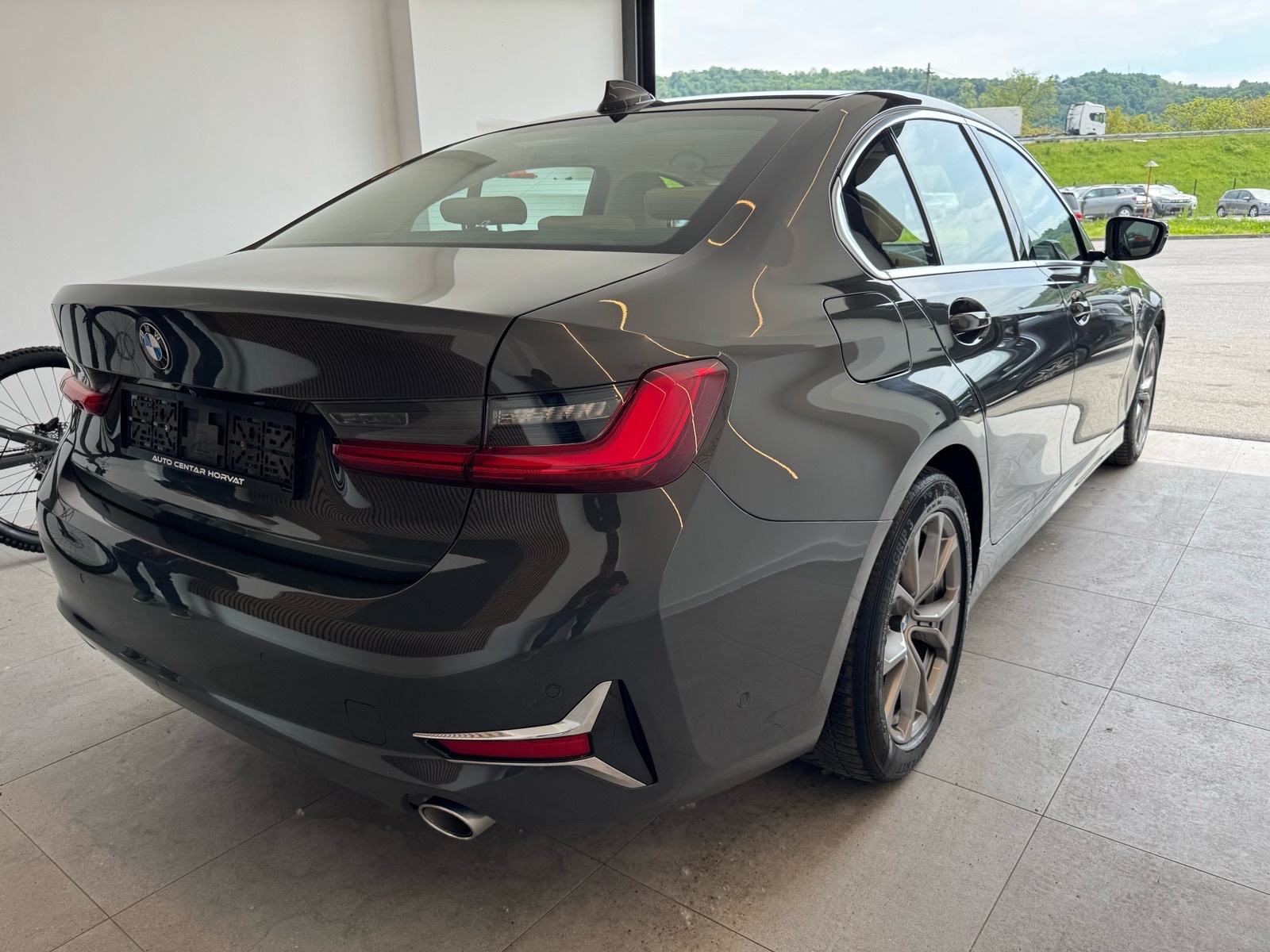BMW 320d Aut. Luxury Line 2019.; Navi; Koža; Kamera; Reg do 10/26, fotografija 4