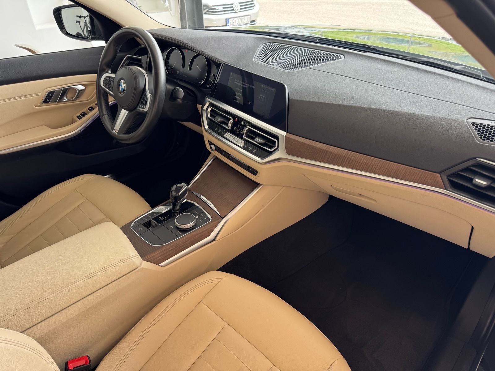BMW 320d Aut. Luxury Line 2019.; Navi; Koža; Kamera; Reg do 10/26, fotografija 11