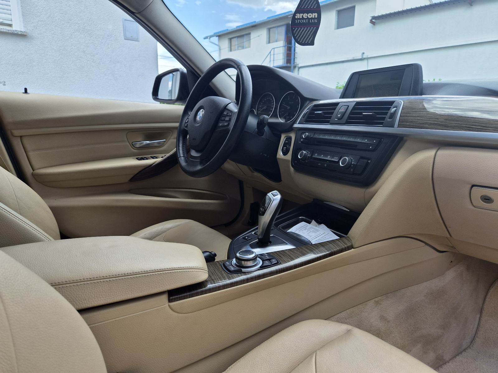 BMW 320d automatik * GARANCIJA NA KM * XENON * KOŽA * NAVI, fotografija 15