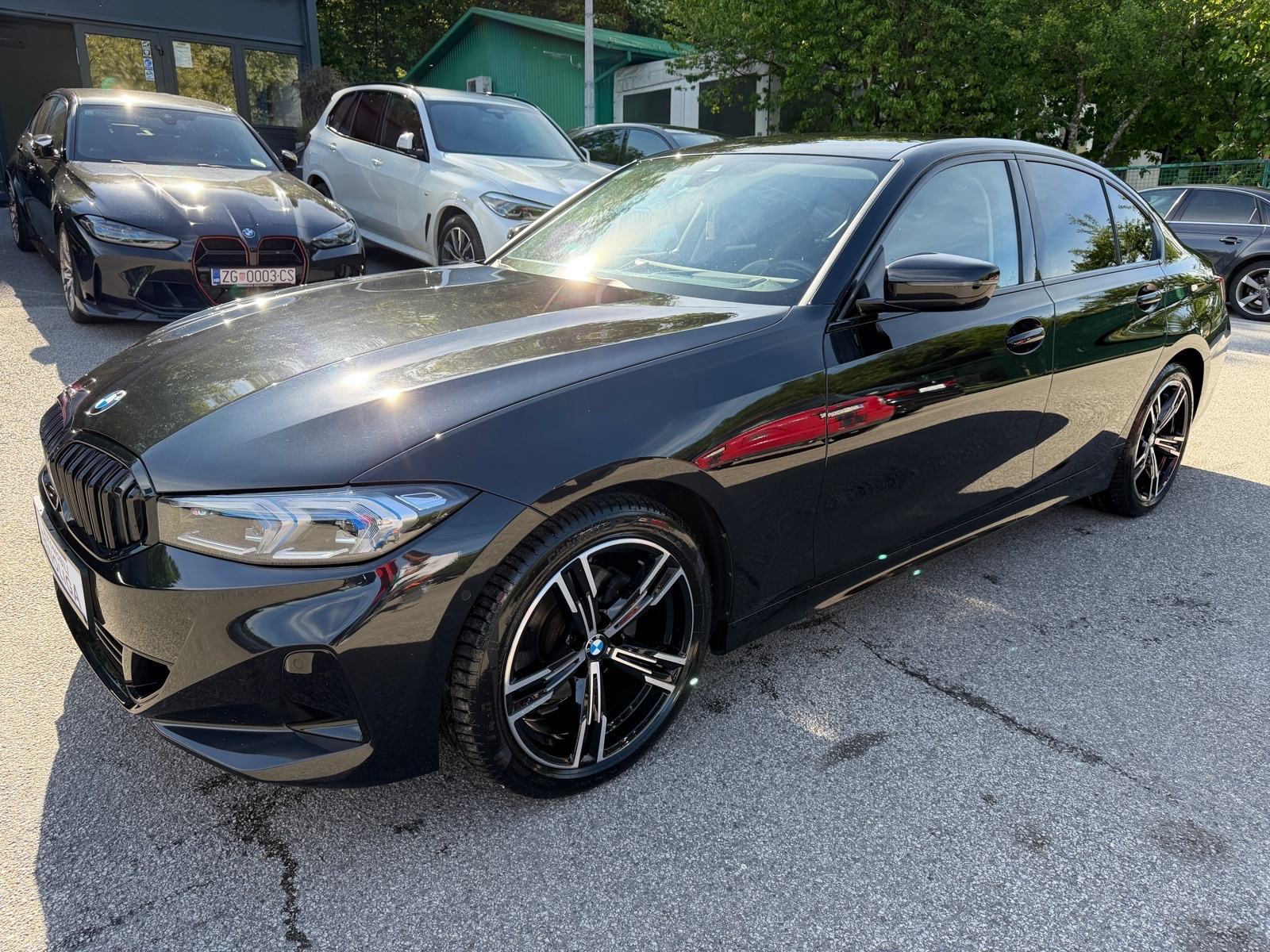 BMW 320d AUTOMATIK,LIVE COCKPIT,HEAD-UP,KAMERA,RADAR,REG. DO 02/2027!, pogled izvana - slika 1