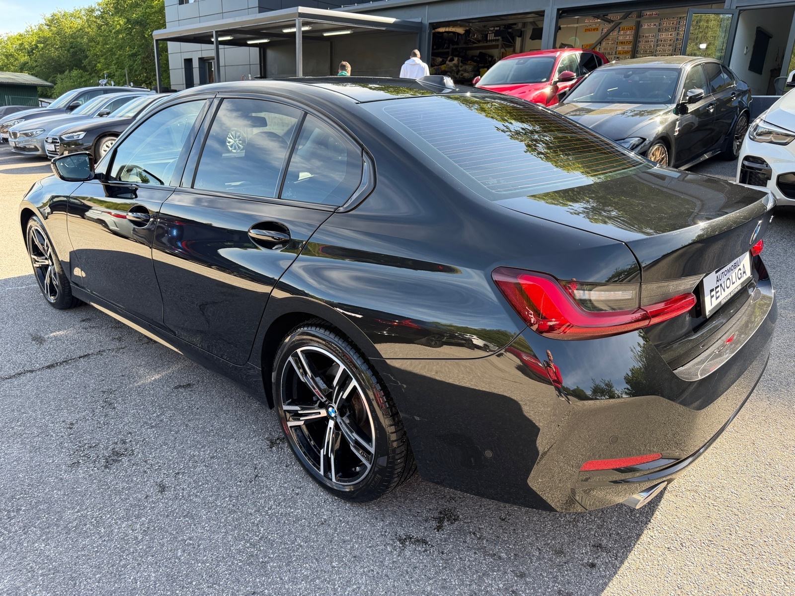 BMW 320d AUTOMATIK,LIVE COCKPIT,HEAD-UP,KAMERA,RADAR,REG. DO 02/2027!, pogled izvana - slika 4