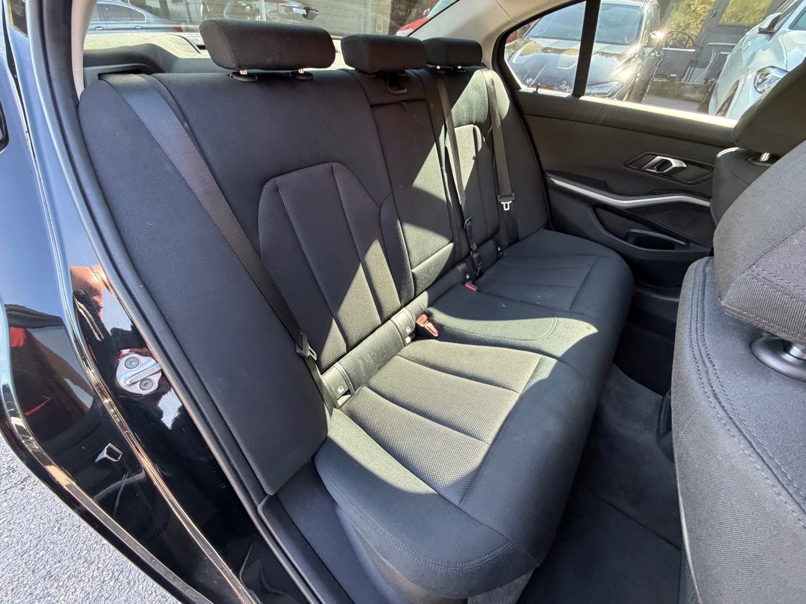 BMW 320d AUTOMATIK,LIVE COCKPIT,HEAD-UP,KAMERA,RADAR,REG. DO 02/2027!, fotografija 7