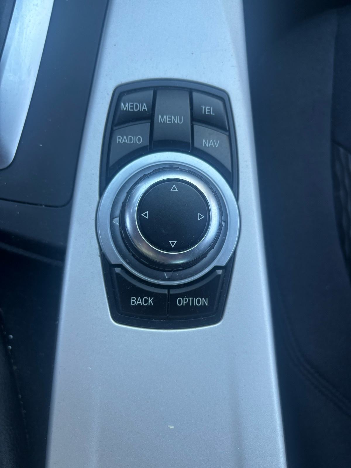 BMW 320d Automatik Top stanje malo km Reg 06/2027, fotografija 8