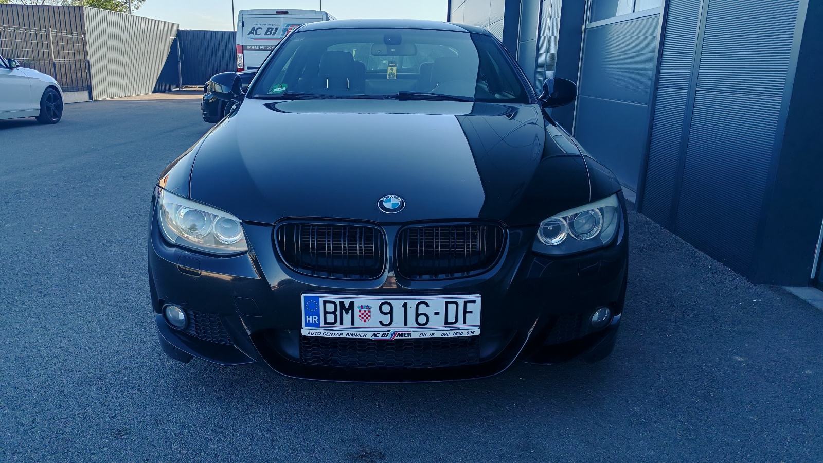 BMW 320d ****M PAKET ORIGINAL****, fotografija 7