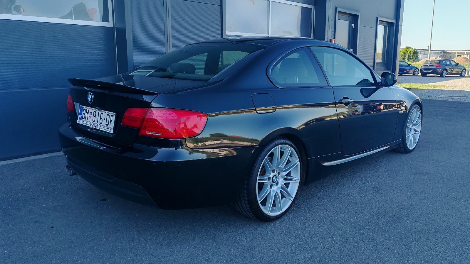 BMW 320d ****M PAKET ORIGINAL****, fotografija 3