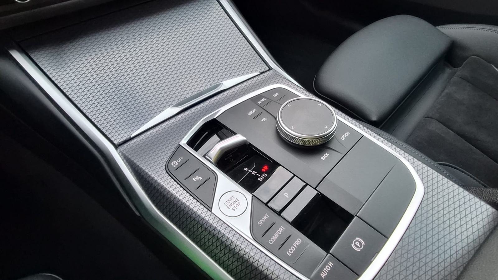 BMW 320d M-SPORT-PRO 1.VLASNIK-NIJE UVOZ-SAMO 13900KM-NOVO-NOVOOO, fotografija 15