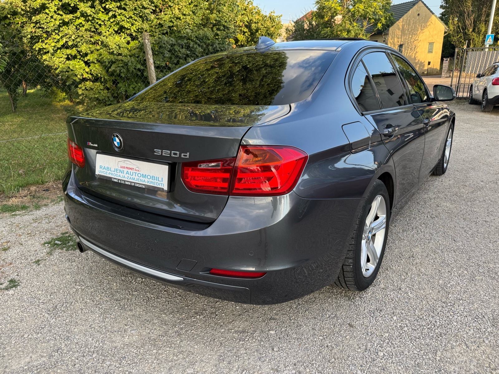 BMW 320d Modern Line-LED-NAVI-TEMP-ALU-PANO-REG 9/26, fotografija 9