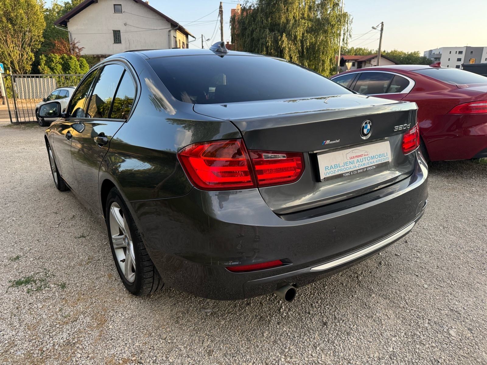 BMW 320d Modern Line-LED-NAVI-TEMP-ALU-PANO-REG 9/26, fotografija 7