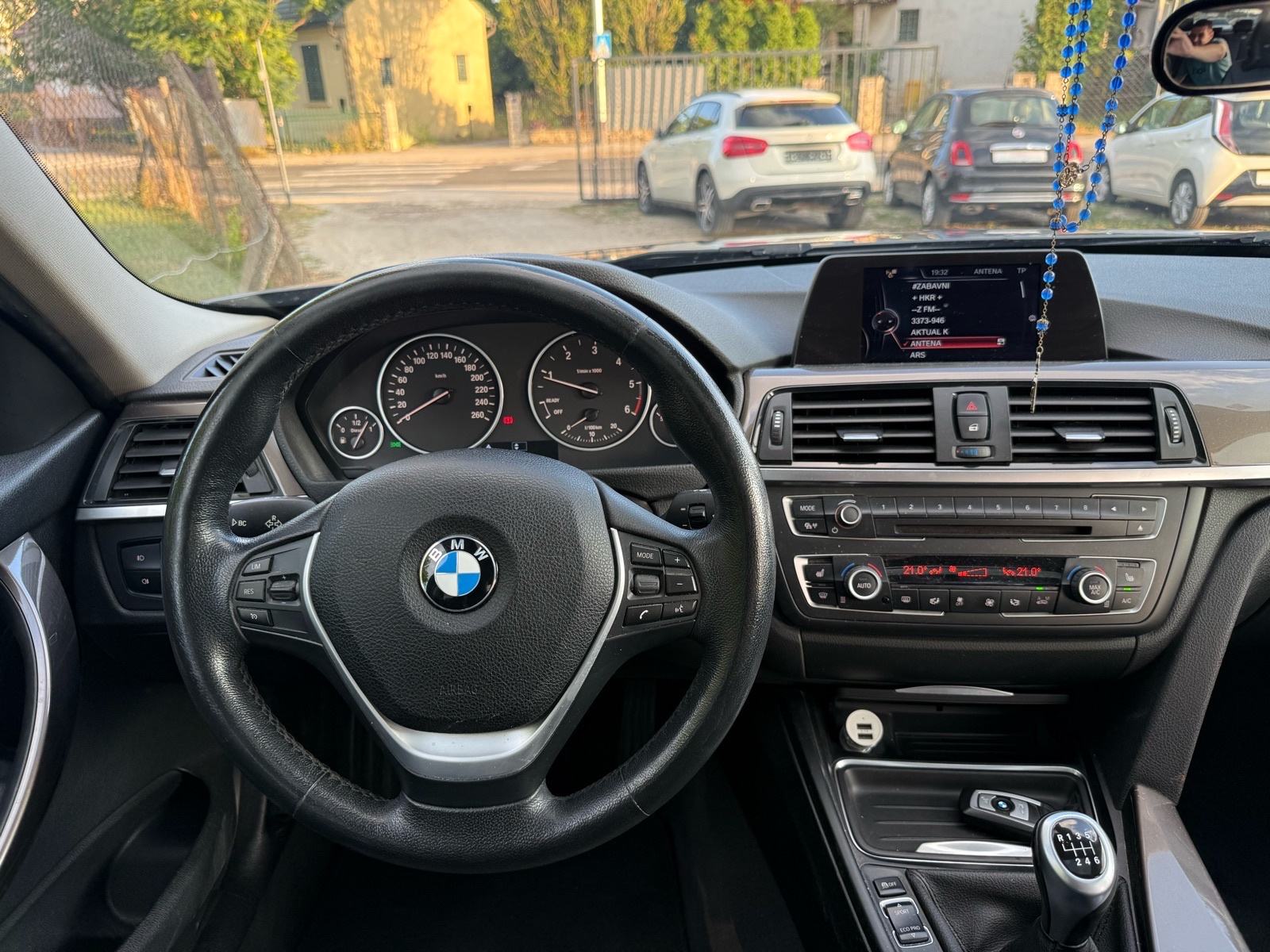 BMW 320d Modern Line-LED-NAVI-TEMP-ALU-PANO-REG 9/26, fotografija 16